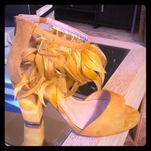 Spicy dark Mustard suede sandals